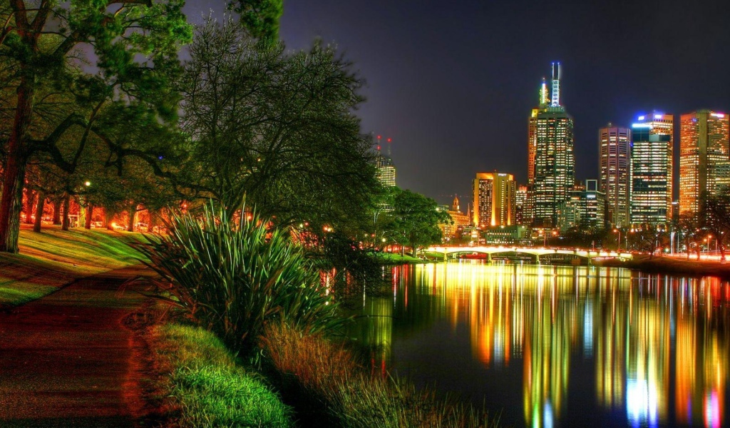 Вечер в городском парке