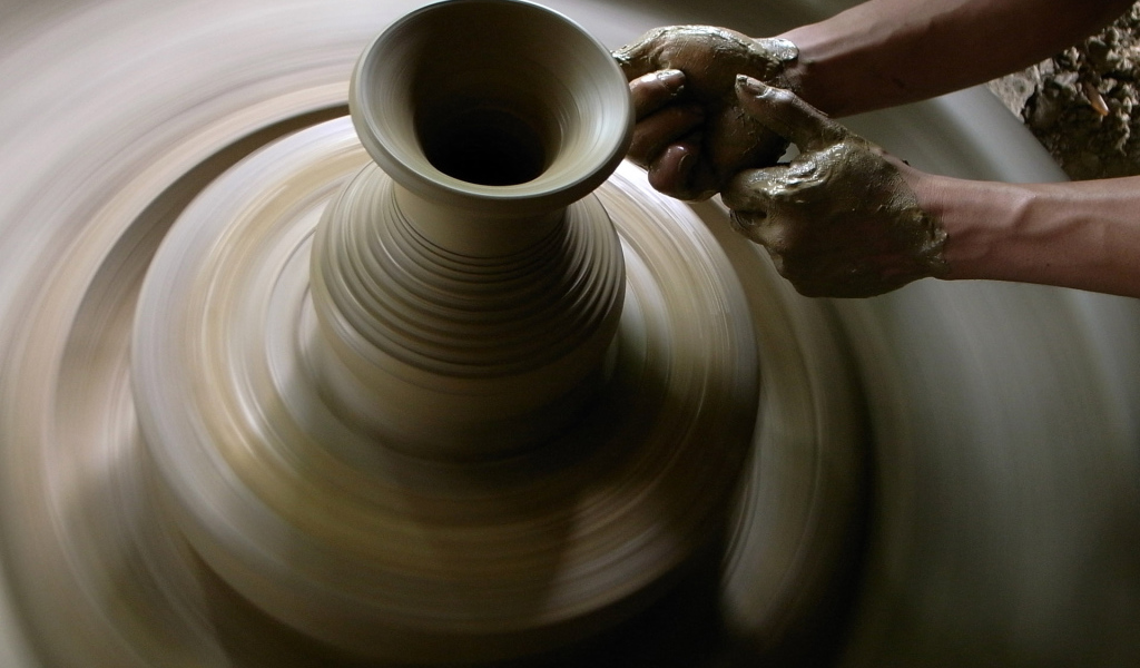 Кувшин из глины