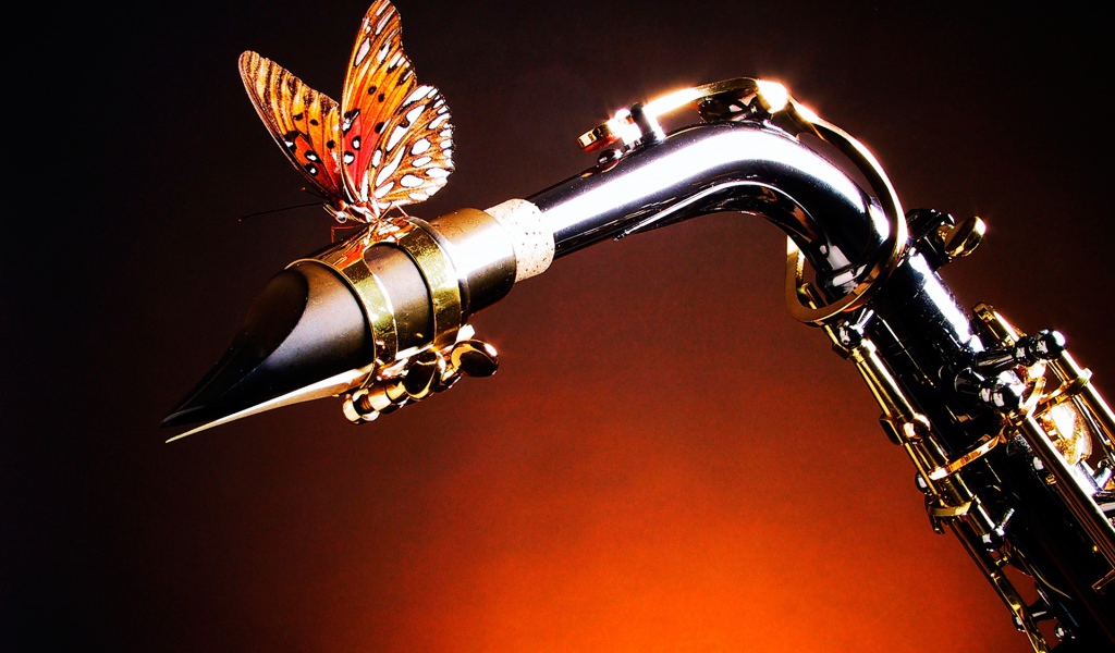 Саксофон и бабочка