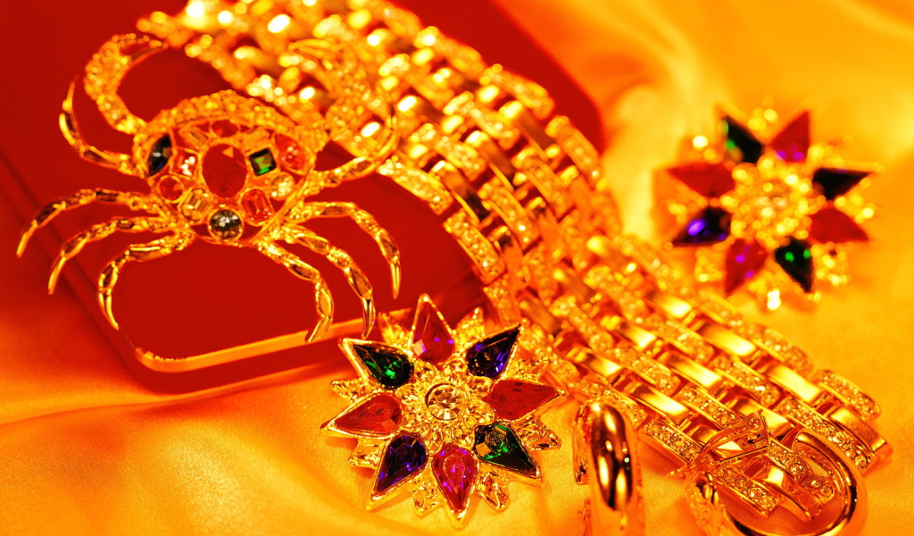 Золотое украшение