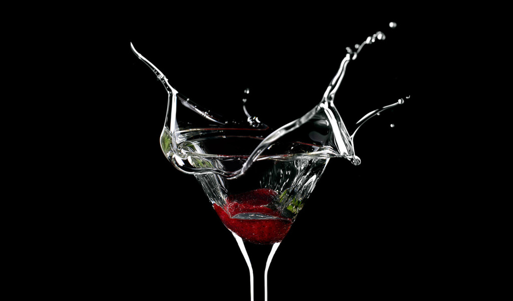 Клубничка в бокале