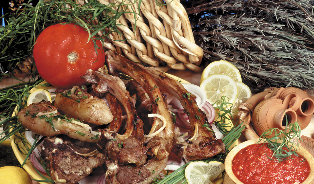 Жаренные ребра с томатом