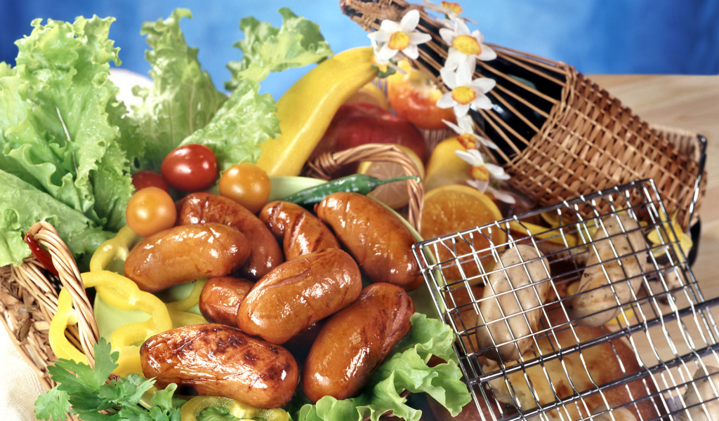 Сосиски и вино