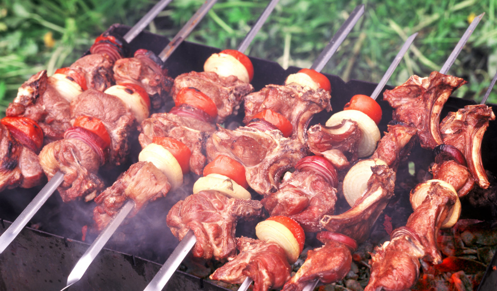 Шашлык с большими кусочками мяса