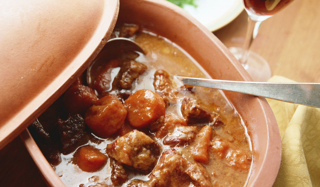 Тушеное мясо с картофелем