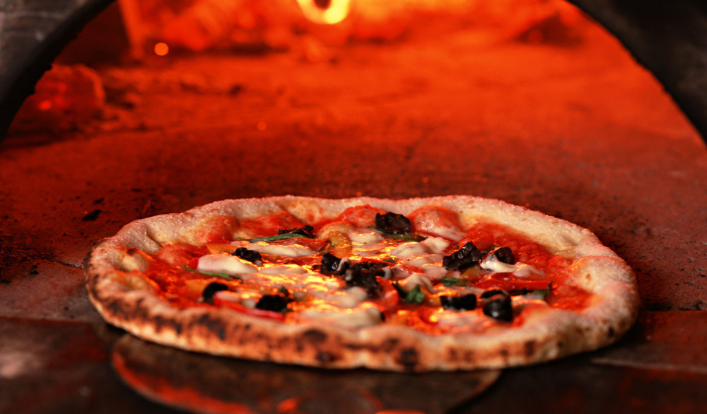 Пицца в печи