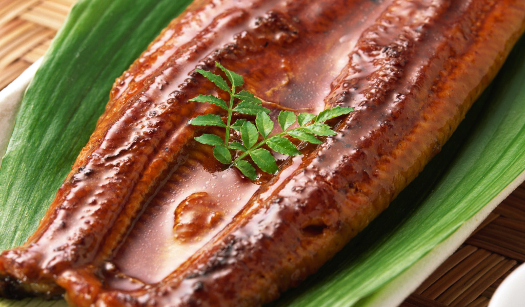 Рыба на пальмовом листе