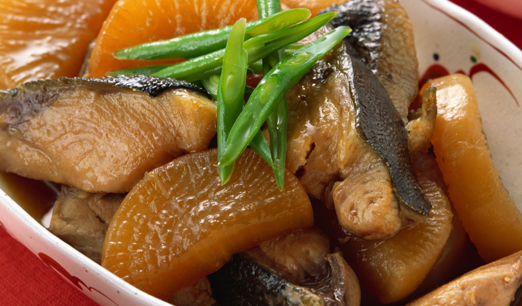 Рыбка с картошкой и фасолью