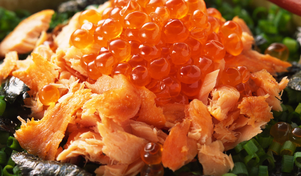 Красная икра с луком