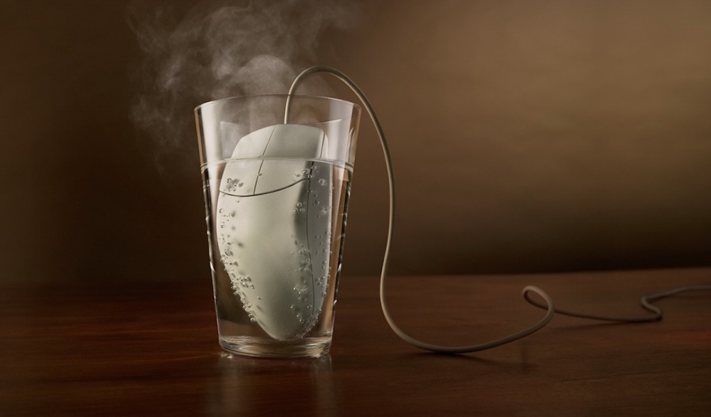 Мышка в стакане