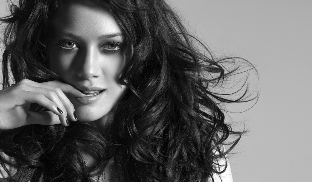 Загадочная девушка