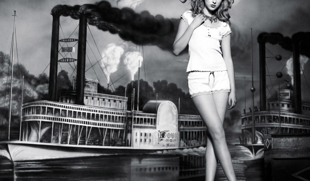 Девушка у реки