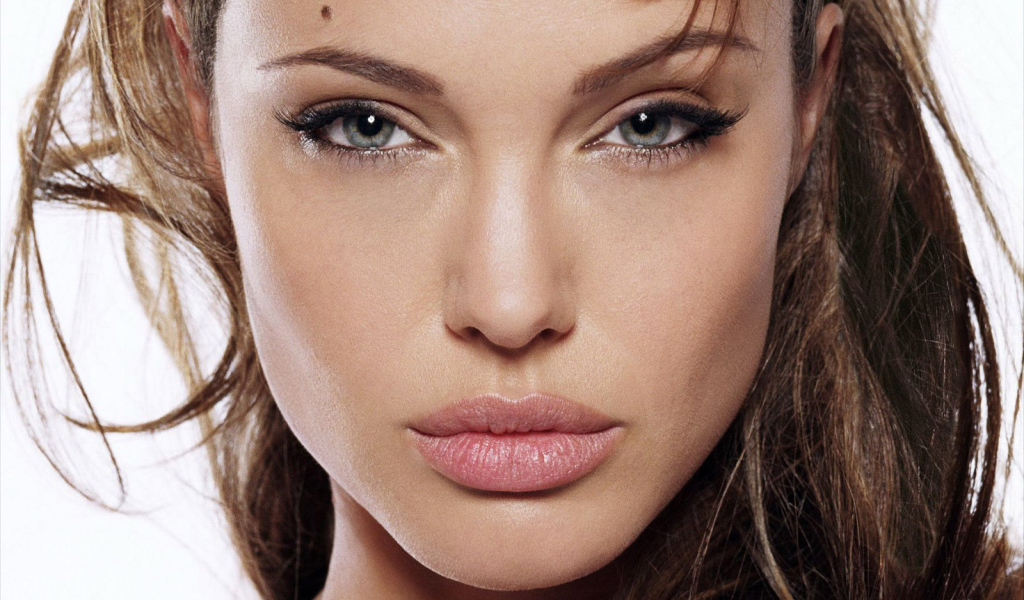Анджелина Джоли / Angelina Jolie королева