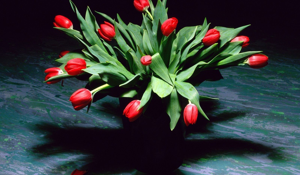 Букет женщинам на 8 марта