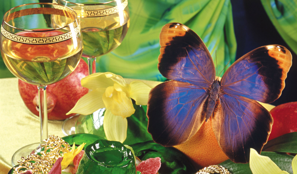 Отметить праздник 8 марта