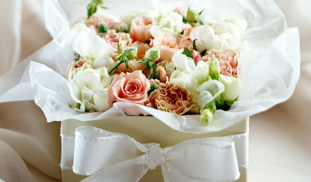 Коробка с цветами в День Св. Валентина