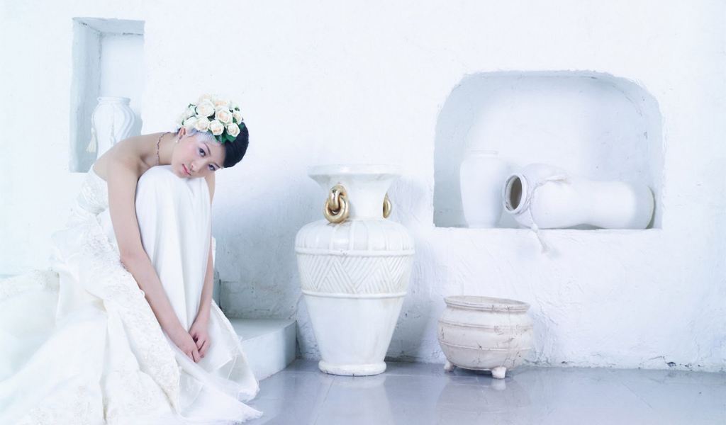 Белое платье