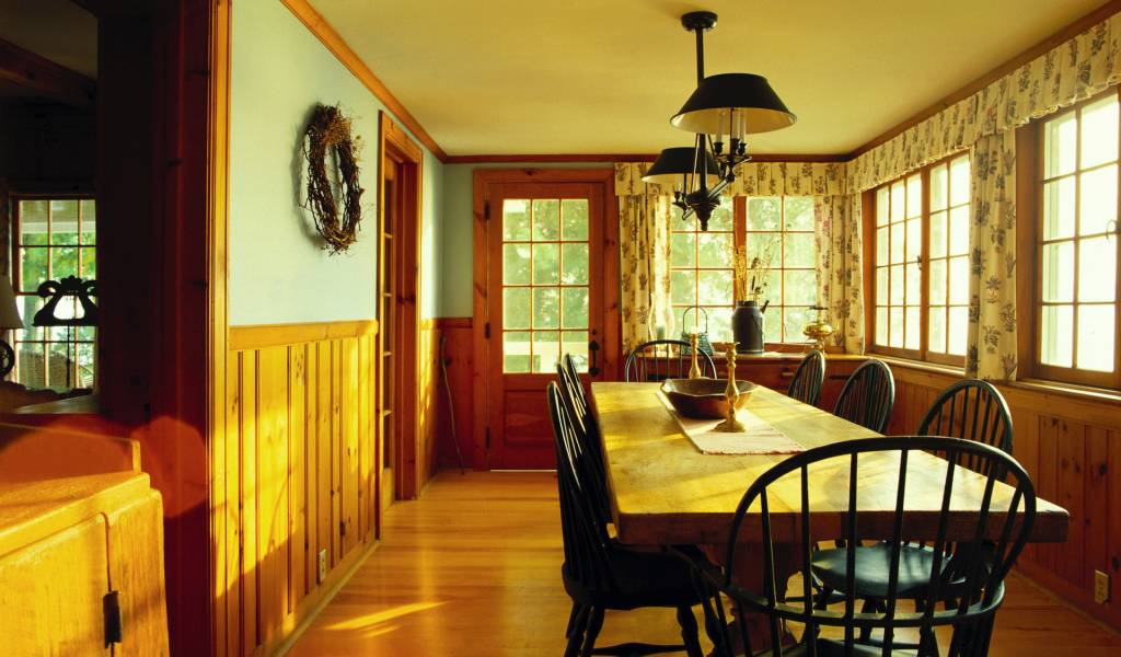 Деревянная отделка столовой