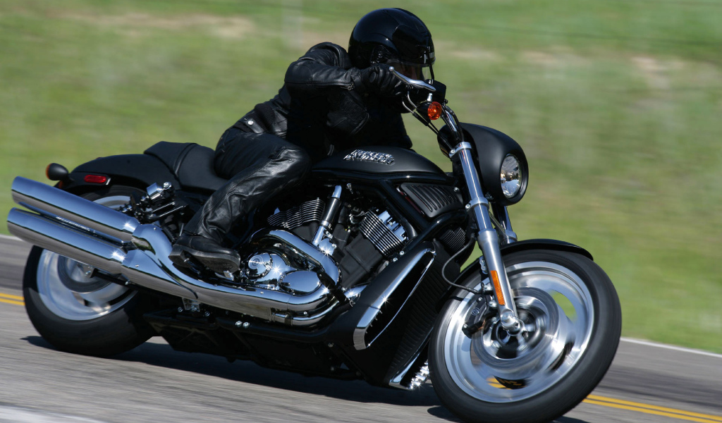 Harley Davidson черный гонщик