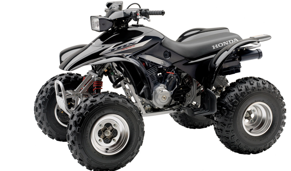 Черный Байк Honda квадроцикл