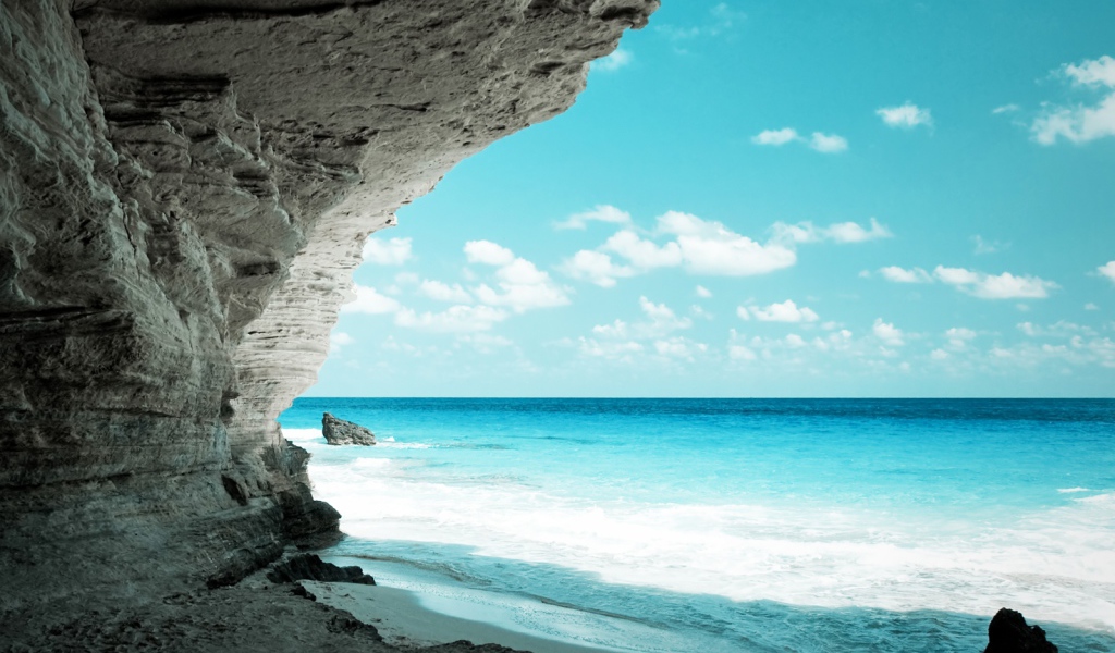 Красивое голубое море