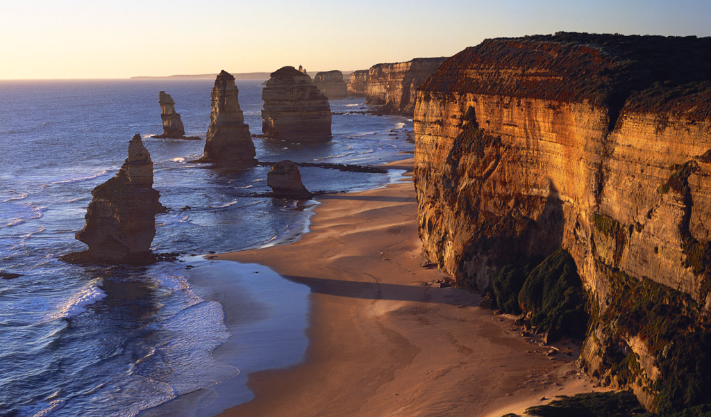 Прибрежные скалы
