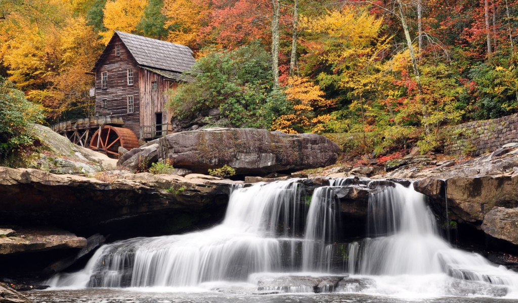 Домик у реки