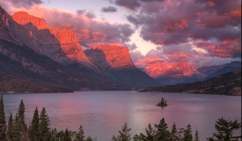 Долина с озером