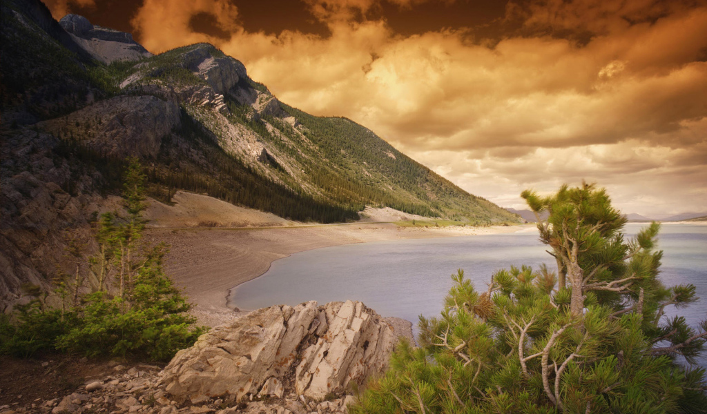 Горы на закате