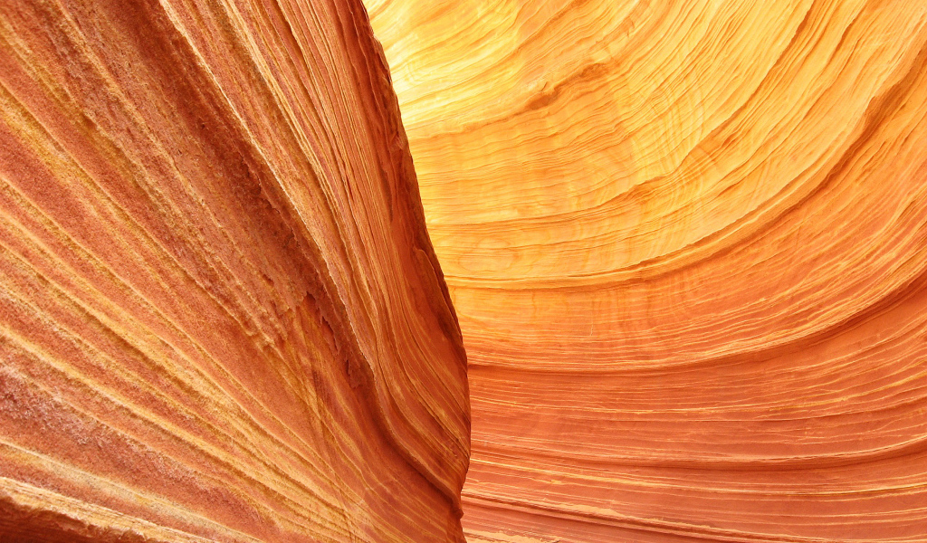 Красная горная порода