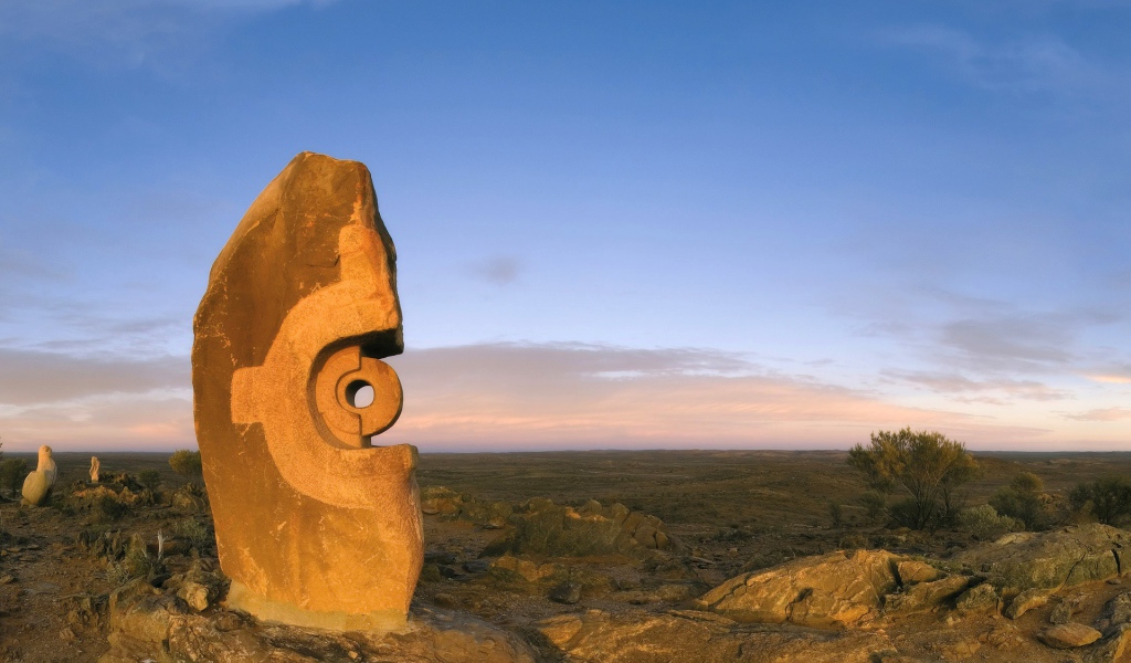 Древний монумент