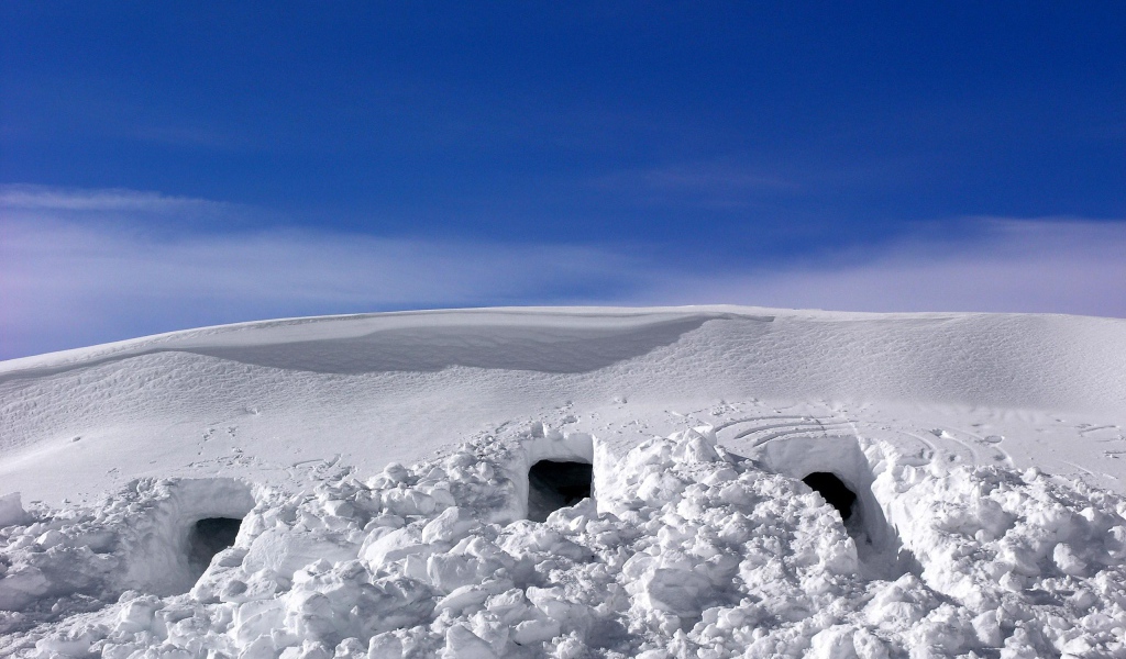 Снежные пещеры