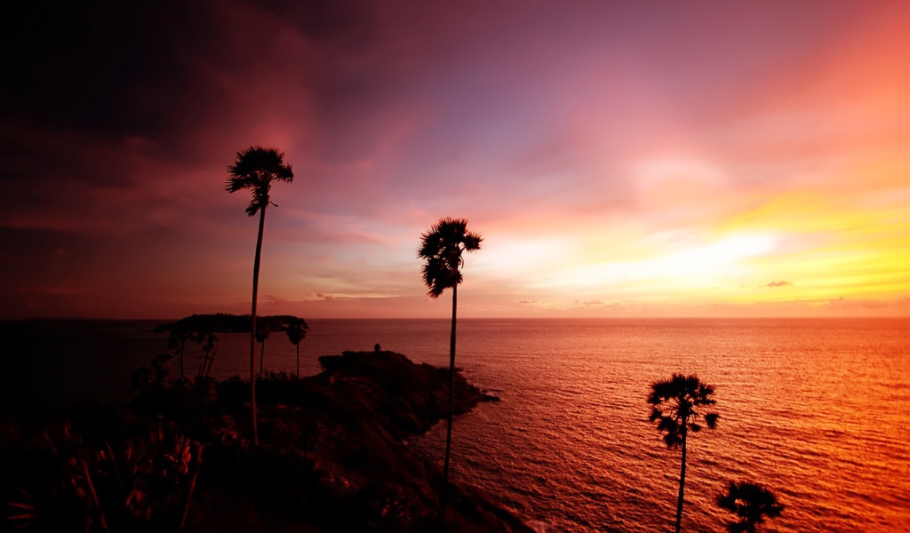 Красивый закат на горизонте