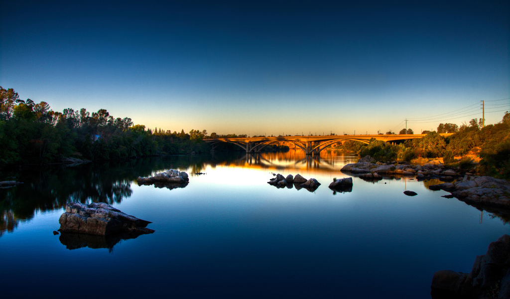 Мост через реку