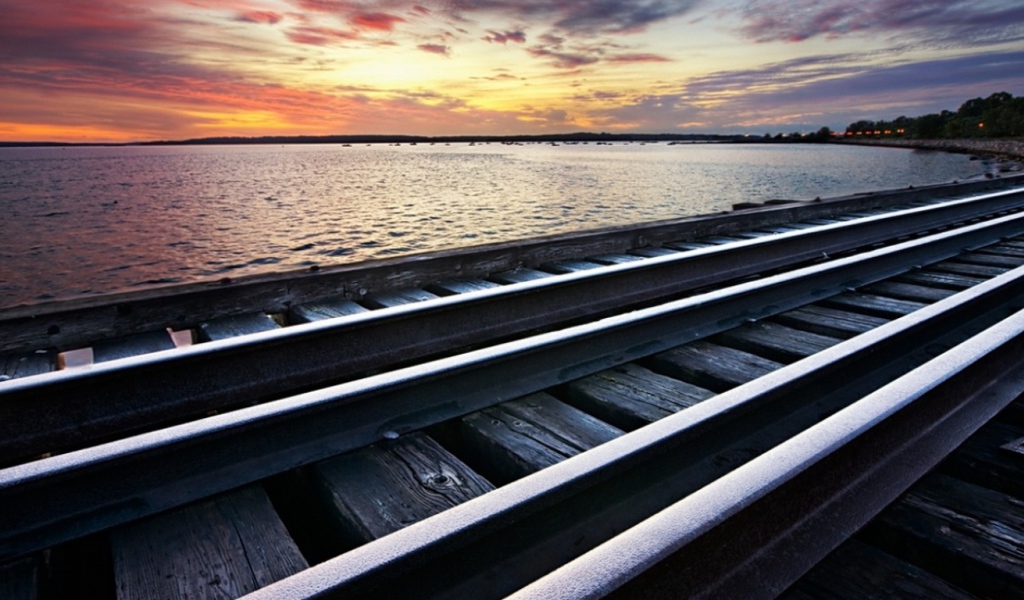 Рельсы шпалы