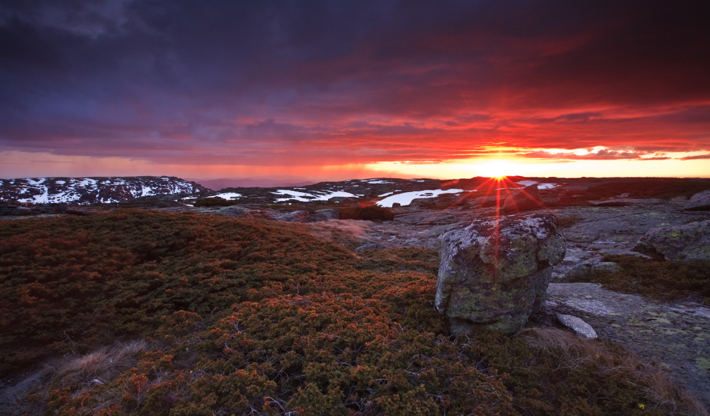 Закат в Serra  da Estrela Португалия