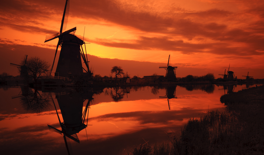 Мельница на закате