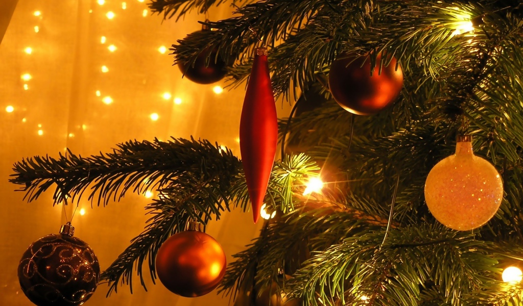 Нарядная елка