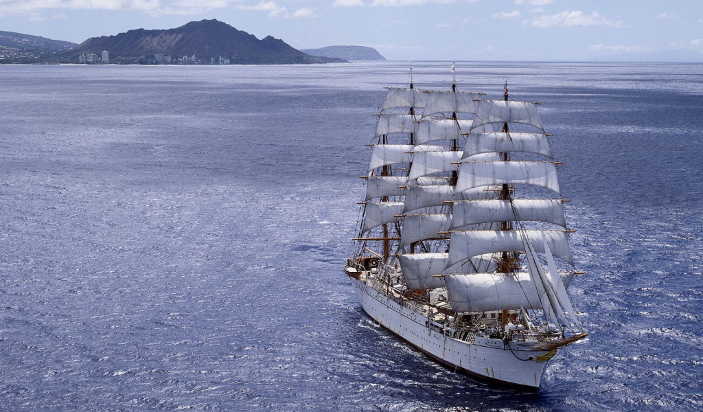 Великолепное парусное судно