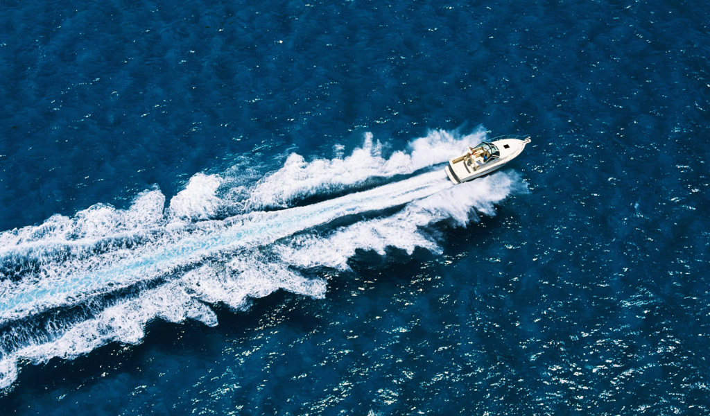 Быстроходный катер