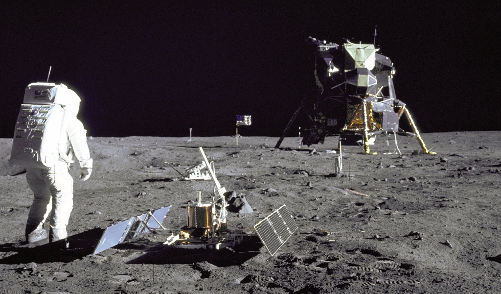 Аполлон-11 Человек на Луне