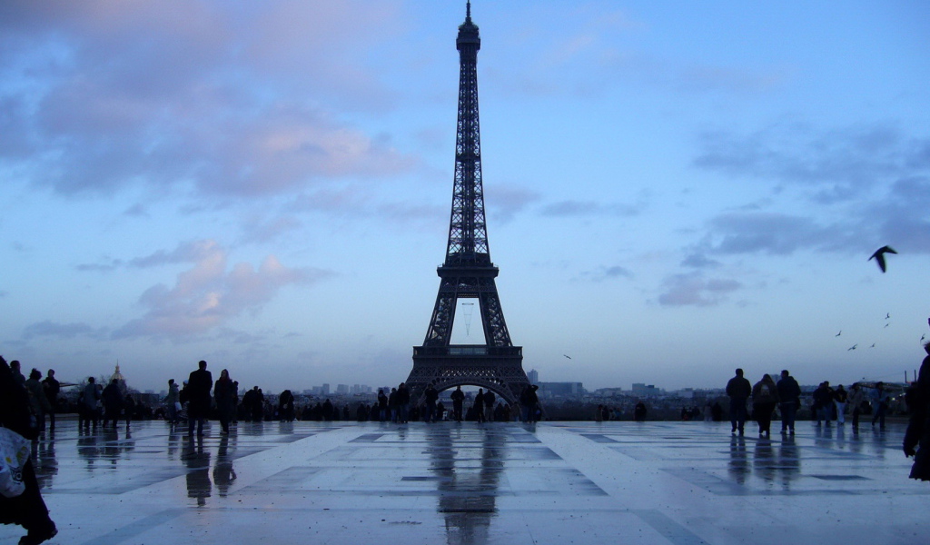 Париж Эйфелева башня