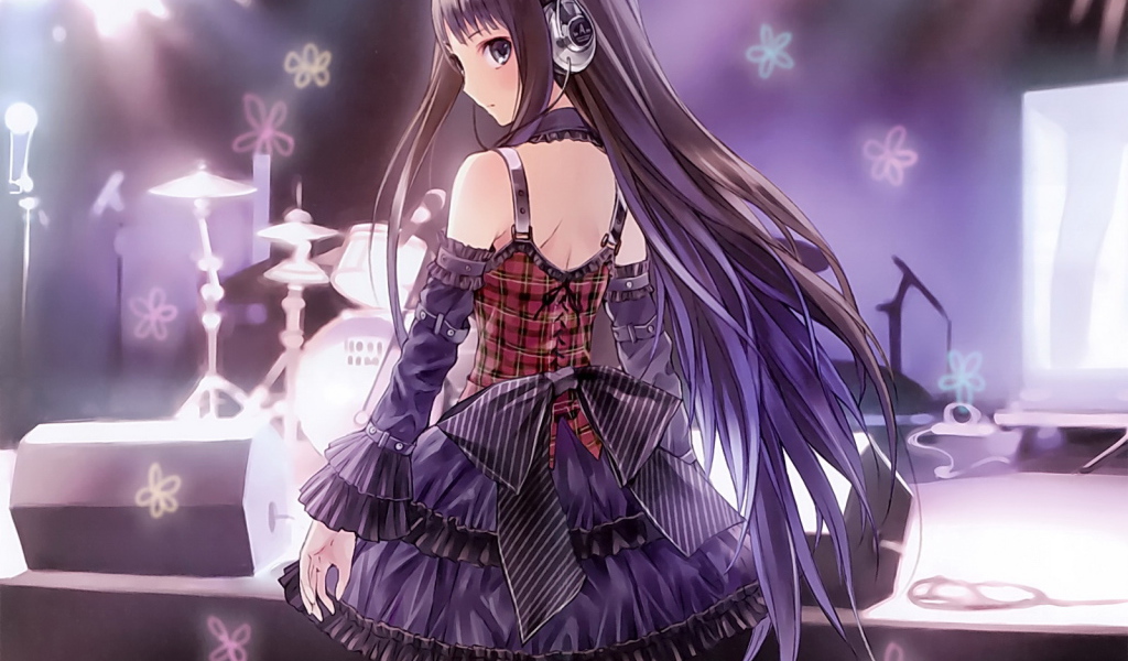 В наушниках