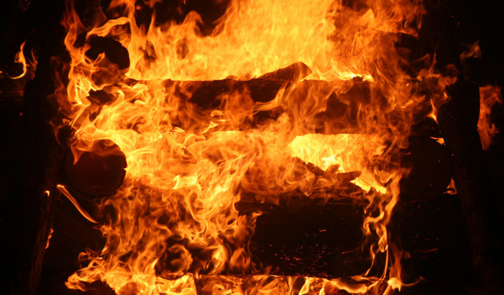 Пламя костра