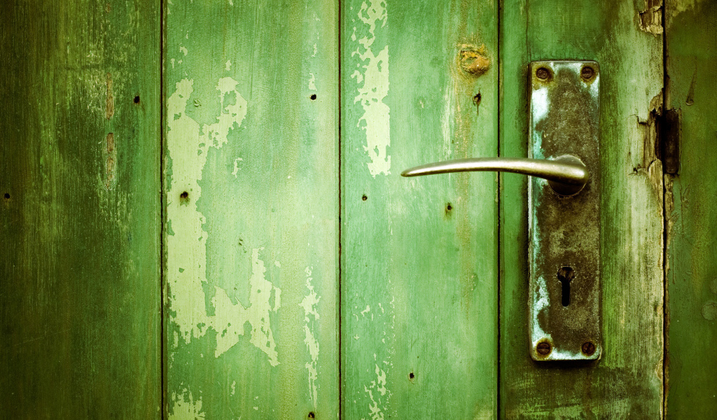 Старая дверь