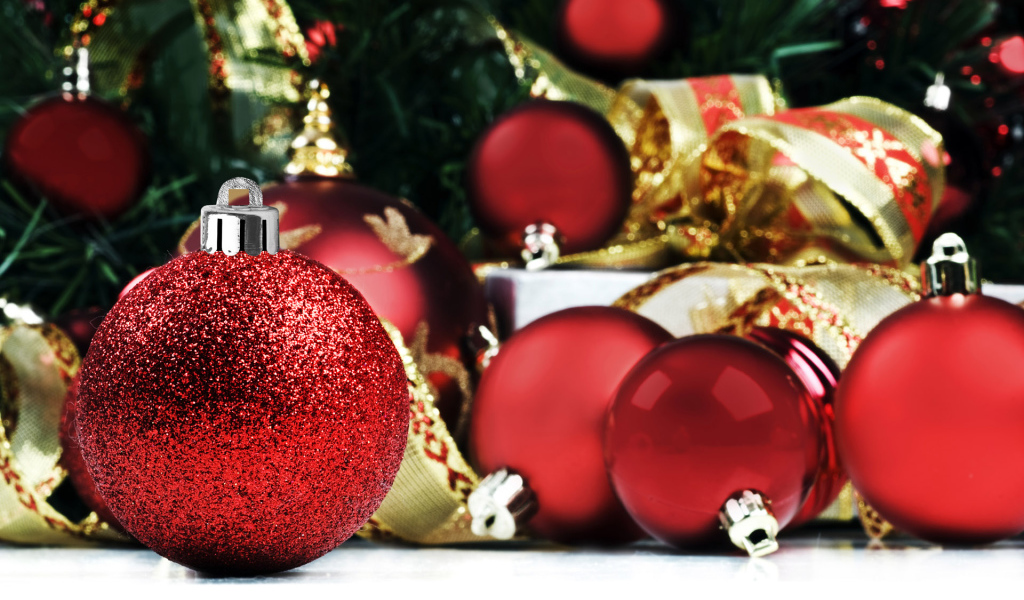 Красивые елочные игрушки