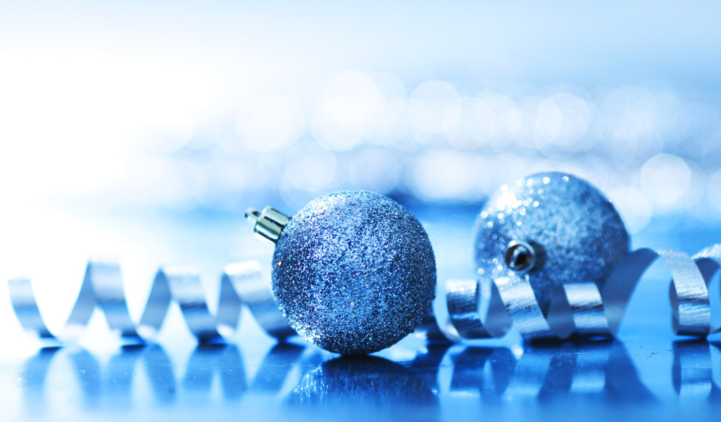 Голубые елочные игрушки 2011