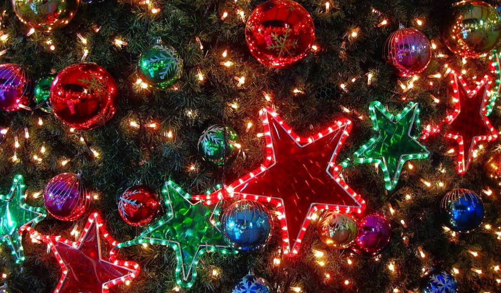 Гирлянда на елке