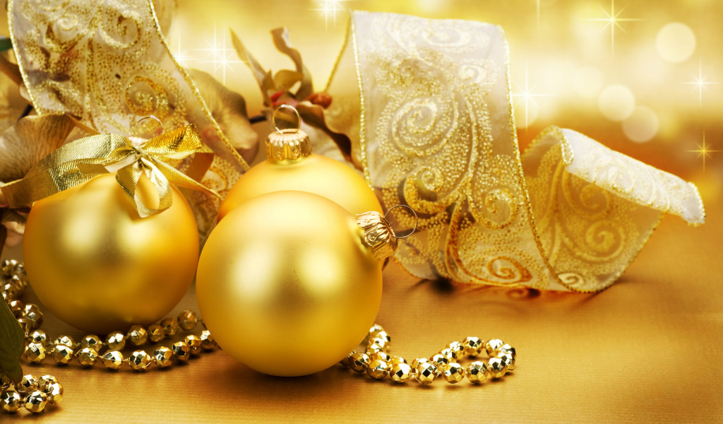 Золотые украшения на елку
