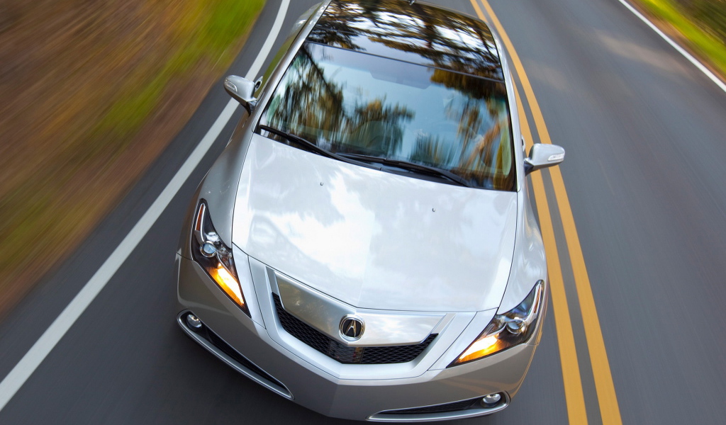 Акура ZDX на дороге